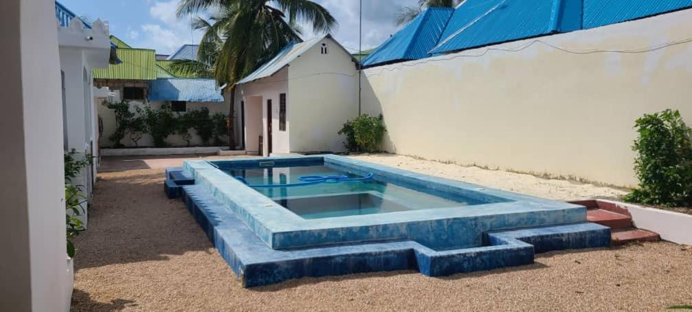 La Blue Blue Bed & Breakfast Mfumbwi